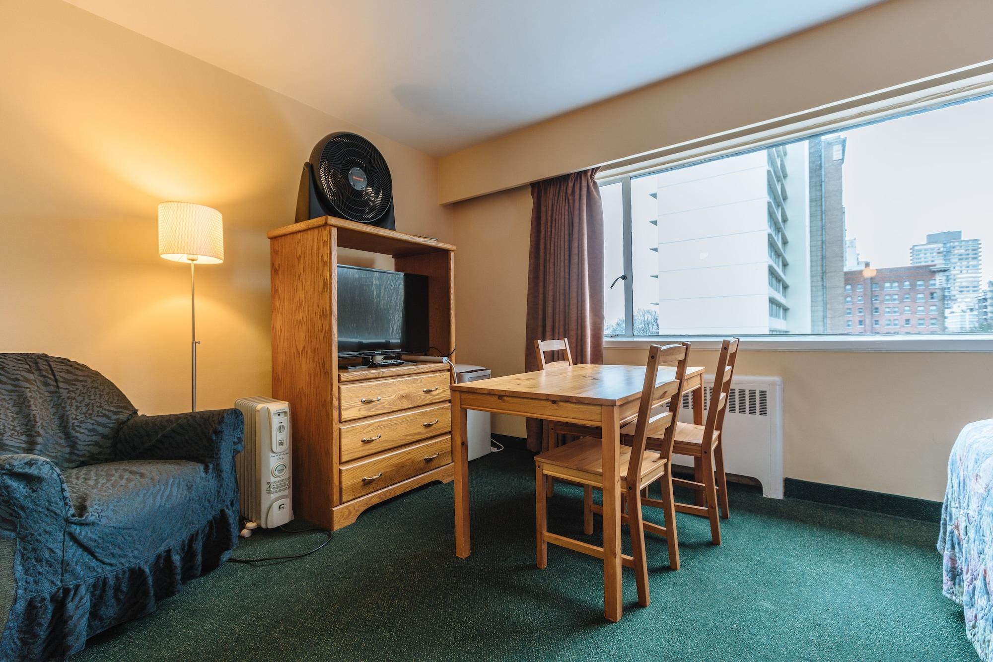 English Bay Hotel Ванкувер Экстерьер фото